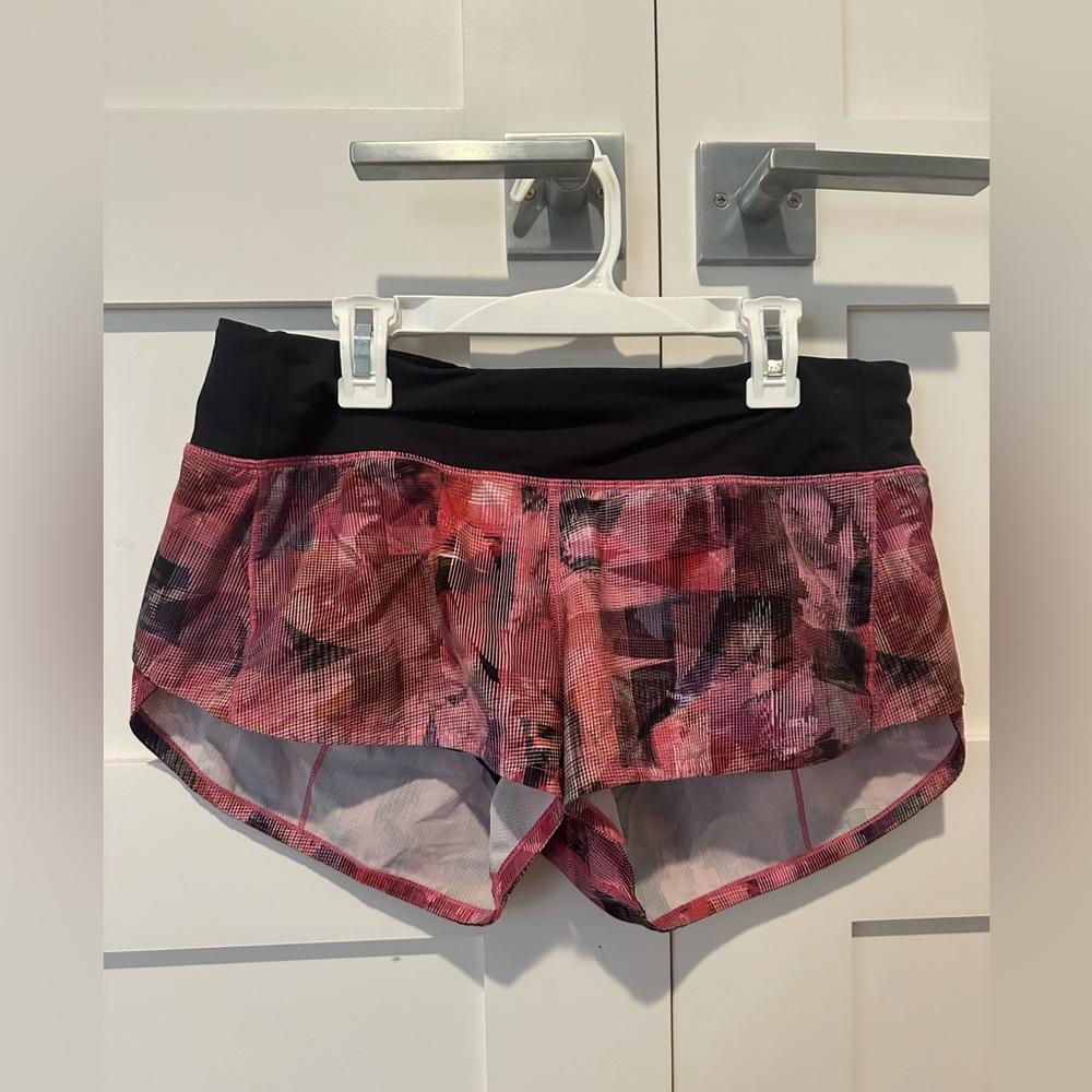 Lululemon Speed Up Size 6 2.5” Shorts “sun dazed”